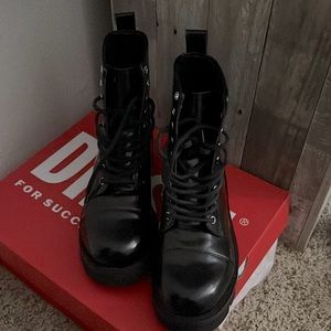Diesel mens boots. D-Konba Mb. Size 7,5. Brand new. Black. 100% Cow Leather